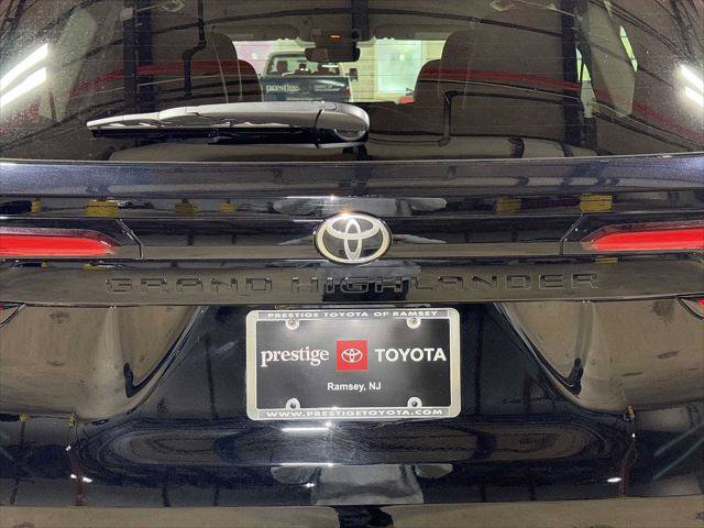 Certified 2026 Toyota Grand Highlander AWD image 26