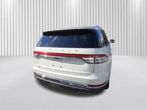 Used 2023 Lincoln Aviator Reserve w/ Elements Package Plus AWD/4WD image 5