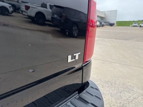 Used 2025 Chevrolet Silverado 2500 LT w/ Convenience Package AWD/4WD image 17