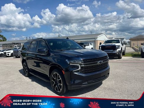 Used 2021 Chevrolet Tahoe RST w/ Luxury Package RWD image 2