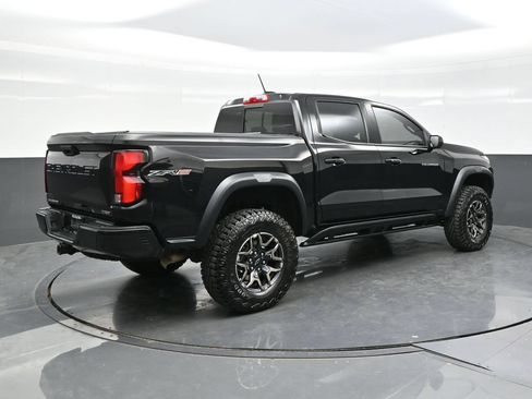 Used 2026 Chevrolet Colorado ZR2 w/ Technology Package AWD/4WD image 7