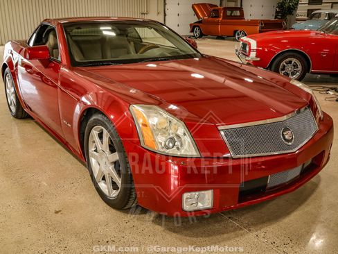 Used 2005 Cadillac XLR RWD image 11
