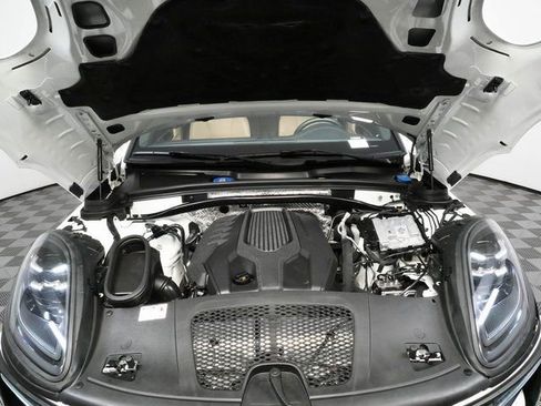 Certified 2024 Porsche Macan w/ Premium Plus Package AWD/4WD image 35