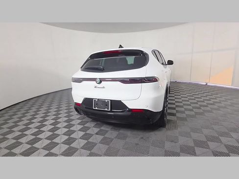 Used 2025 Alfa Romeo Tonale w/ Premium Package AWD/4WD image 41