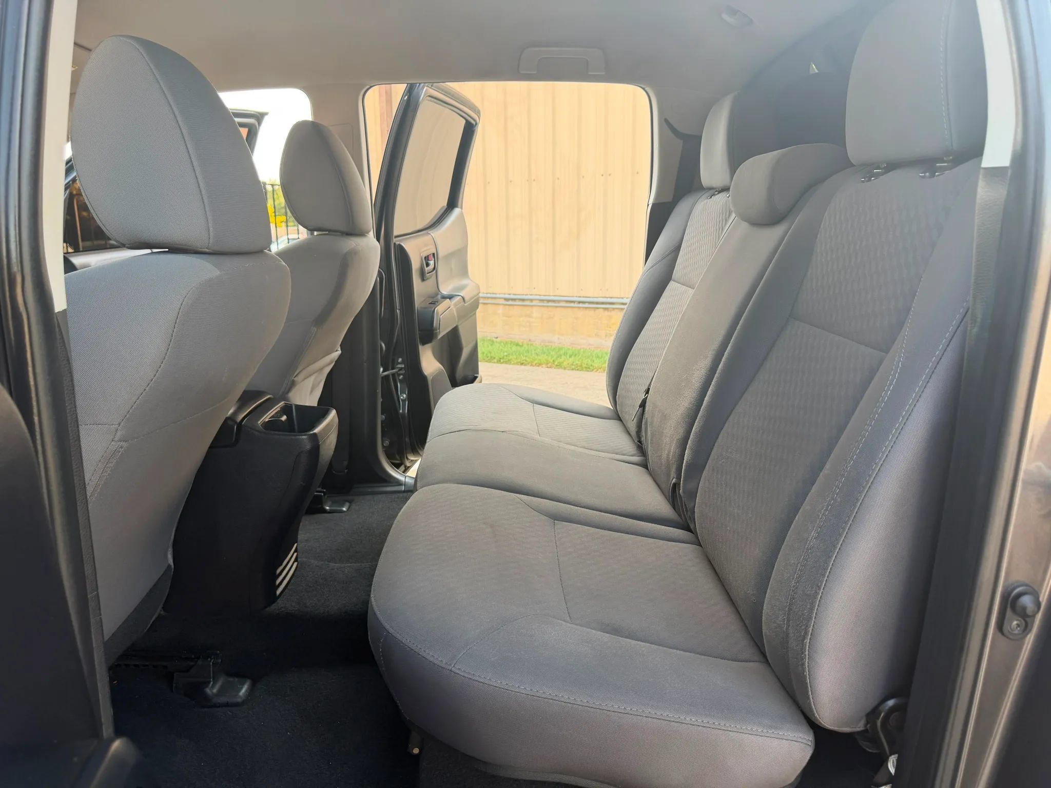 Used 2020 Toyota Tacoma SR w/ SR Convenience Package RWD image 16