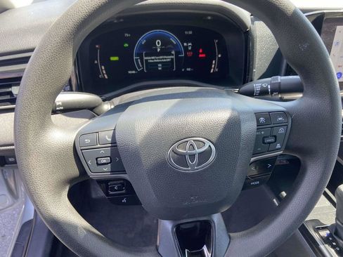 Used 2025 Toyota Camry LE image 20