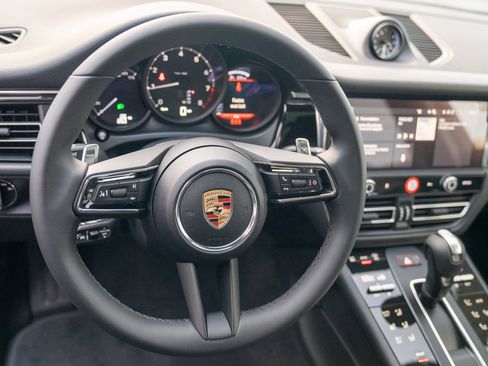 New 2026 Porsche Macan image 14