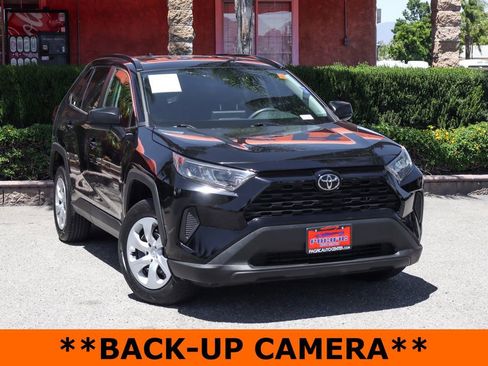 Used 2021 Toyota RAV4 LE AWD/4WD image 2