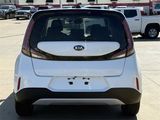 Used 2023 Kia Soul LX w/ LX Technology Package image 5