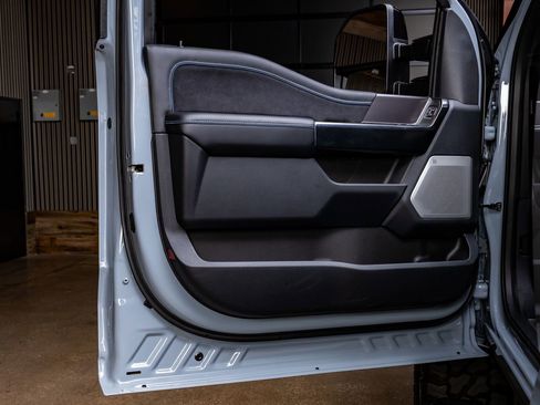 Used 2026 Ford F250 Platinum image 36