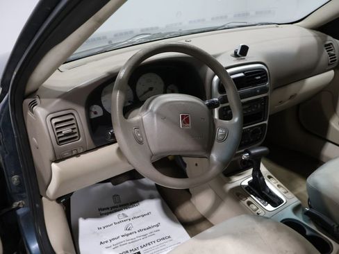 Used 2004 Saturn L-Series L300 image 13