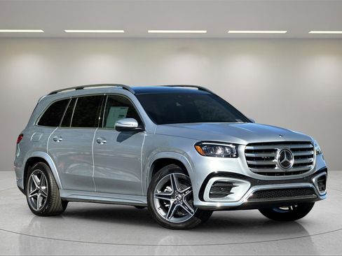 Used 2024 Mercedes-Benz GLS 450 4MATIC image 2