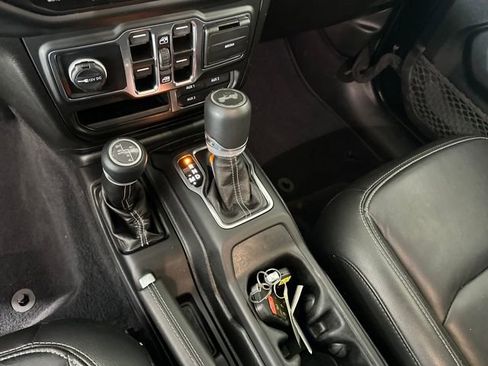 Used 2022 Jeep Wrangler Unlimited Sahara w/ Cold Weather Group image 20