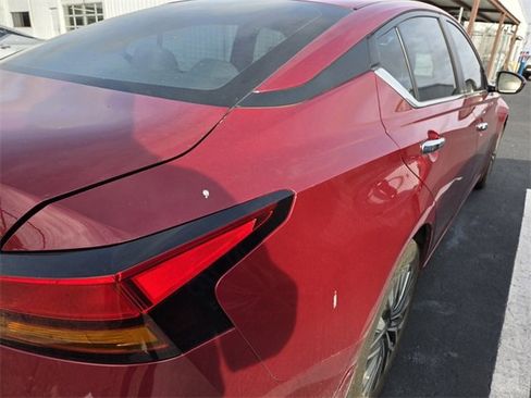 Certified 2024 Nissan Altima 2.5 SV w/ SV Premium Package image 5