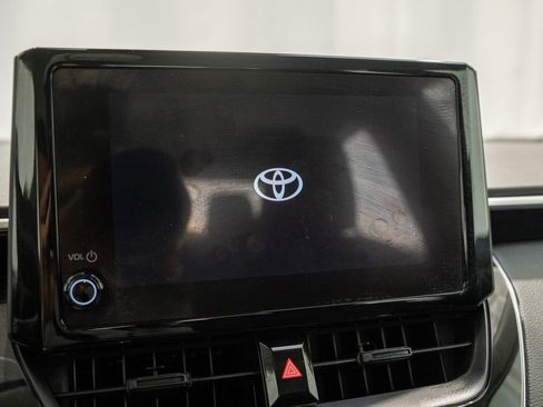 Used 2023 Toyota Corolla LE image 12