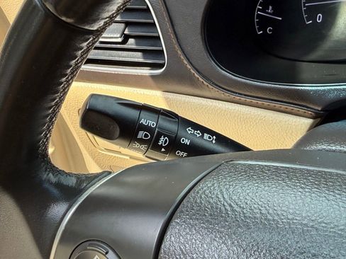 Used 2012 Hyundai Genesis 3.8 w/ Premium Pkg RWD image 41