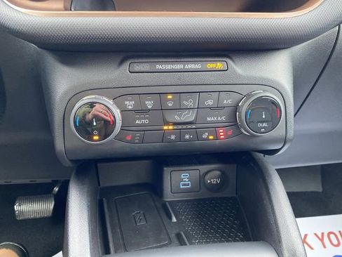 Used 2022 Ford Bronco Sport Outer Banks w/ Tech Package image 18