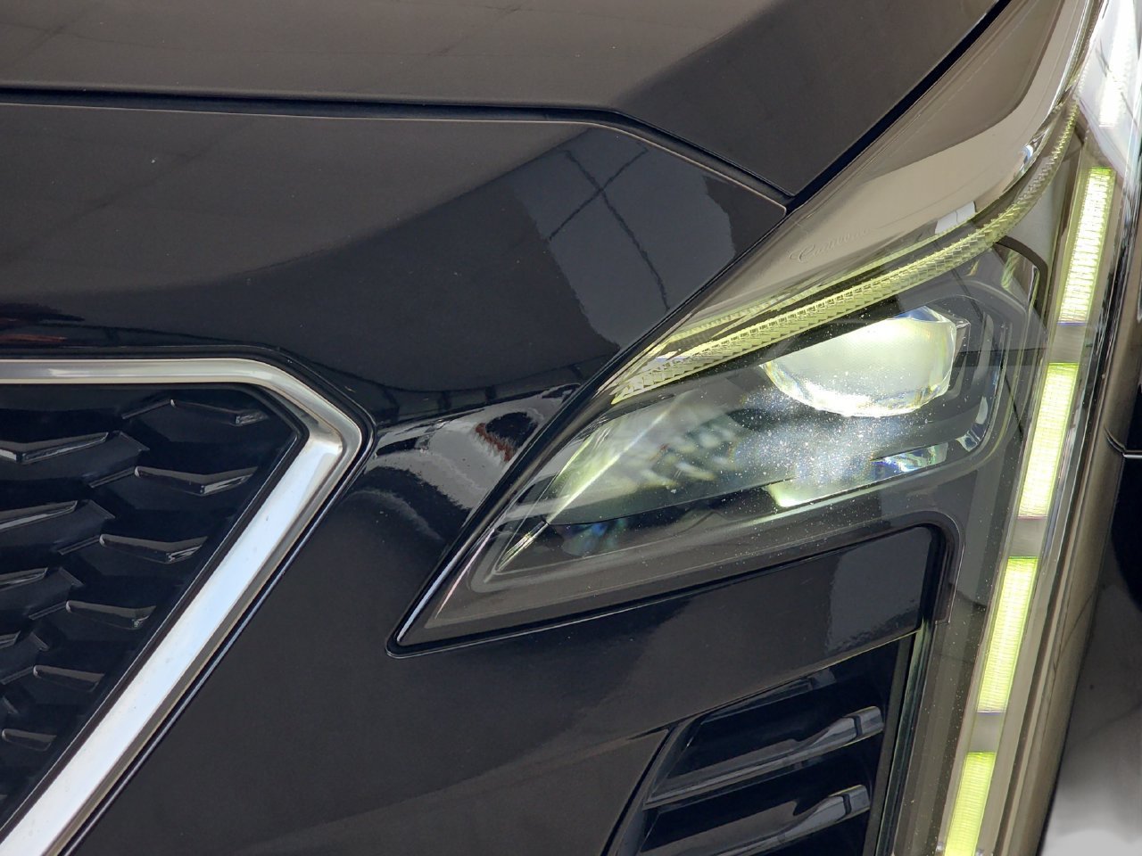 Used 2019 Cadillac XT4 Sport AWD/4WD image 33