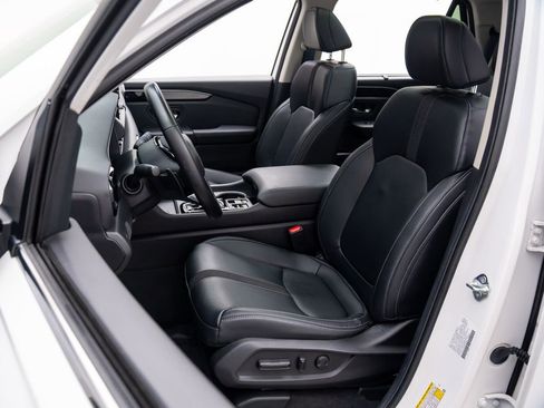 Used 2023 Honda Pilot Touring image 18