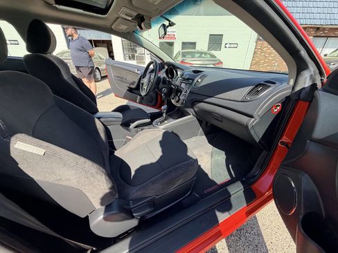 Used 2010 Kia Forte Koup SX image 18
