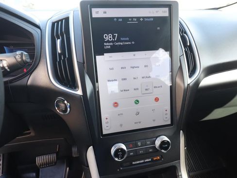 Used 2024 Ford Edge SE w/ Black Appearance Package image 19