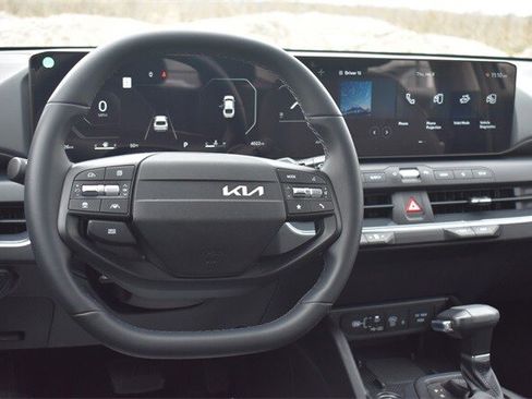 New 2025 Kia K4 EX image 16