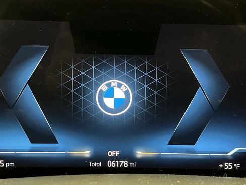 Certified 2024 BMW X7 xDrive40i w/ M Sport Package image 15