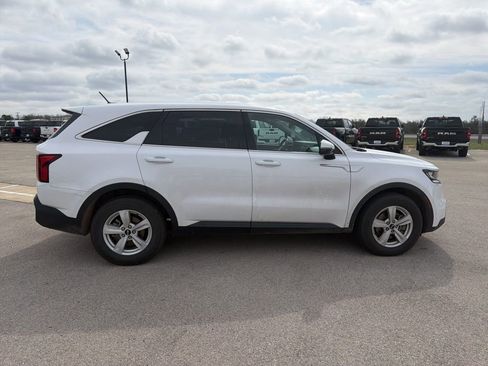 Used 2021 Kia Sorento LX image 5