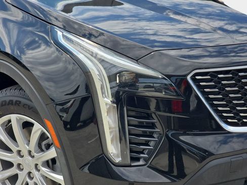 Used 2020 Cadillac XT4 Luxury w/ Cold Weather Package FWD image 33