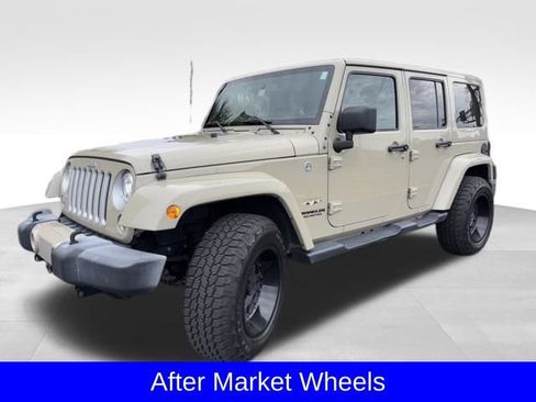 Used 2017 Jeep Wrangler Unlimited Sahara w/ Connectivity Group image 4