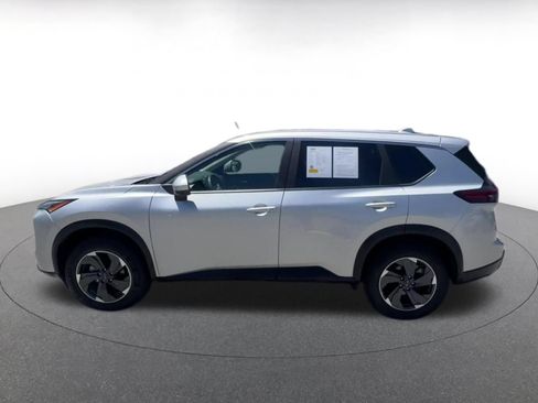 Used 2025 Nissan Rogue SV FWD image 7