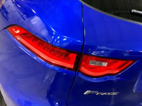 Used 2020 Jaguar F-PACE Premium image 29