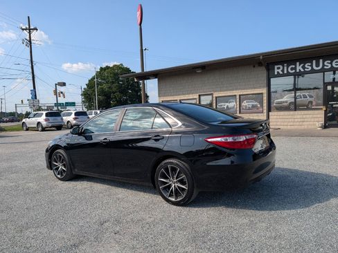 Used 2015 Toyota Camry XSE FWD image 9