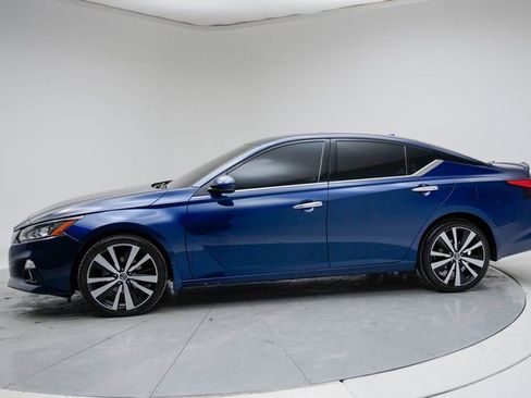 Used 2019 Nissan Altima 2.5 Platinum image 2