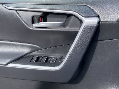 Used 2025 Toyota RAV4 XLE w/ Convenience Package image 19