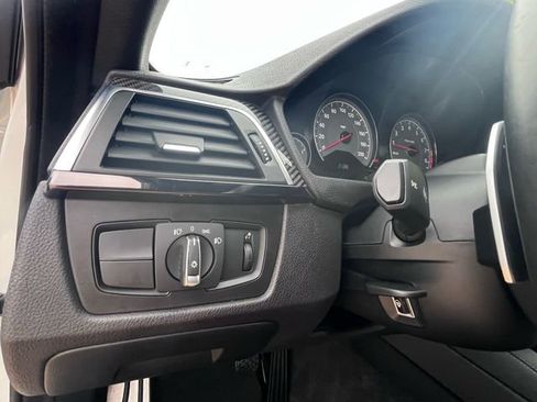 Used 2018 BMW M4 Convertible image 46