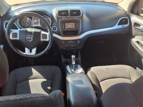 Used 2020 Dodge Journey SE w/ SE Popular Equipment Group image 5