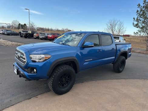 Used 2017 Toyota Tacoma TRD Off-Road image 29