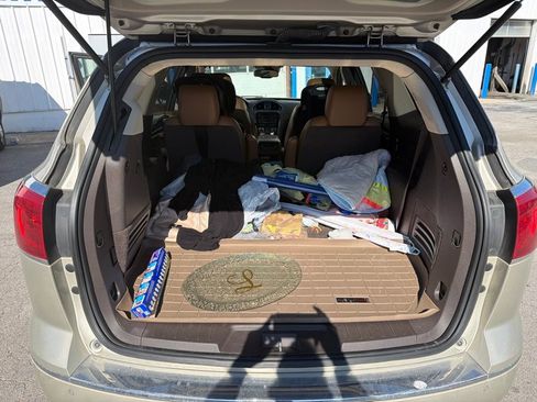 Used 2015 Buick Enclave Premium w/ Experience Buick Package FWD image 8