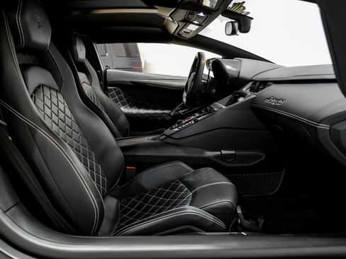 Used 2016 Lamborghini Aventador LP 700-4 image 34