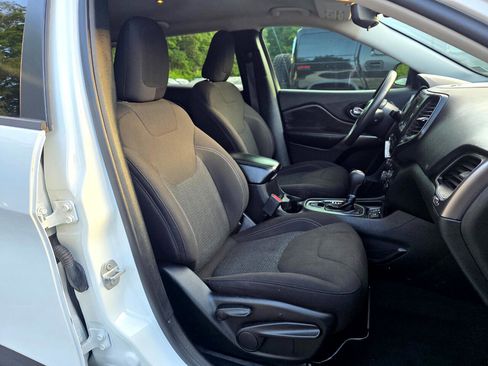 Used 2021 Jeep Cherokee Latitude image 13