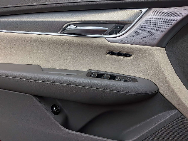 Used 2020 Cadillac XT5 Premium Luxury FWD image 29