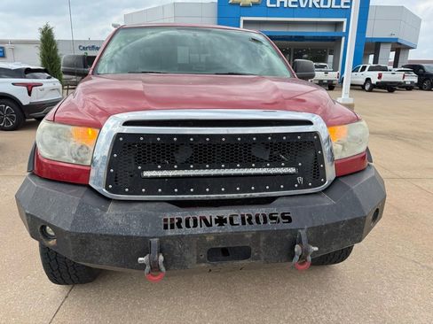 Used 2013 Toyota Tundra 4x4 CrewMax w/ SR5 Pkg image 2