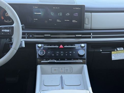 Used 2025 Hyundai Santa Fe SEL image 16