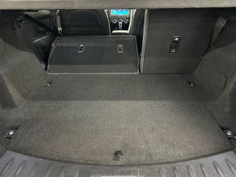 Used 2020 Jaguar E-PACE SE image 33