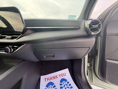 Used 2025 Chevrolet Equinox LT w/ Convenience Package II image 31