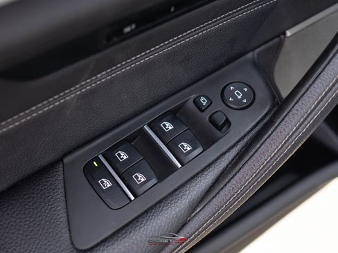 Used 2018 BMW 540i w/ M Sport Package image 40