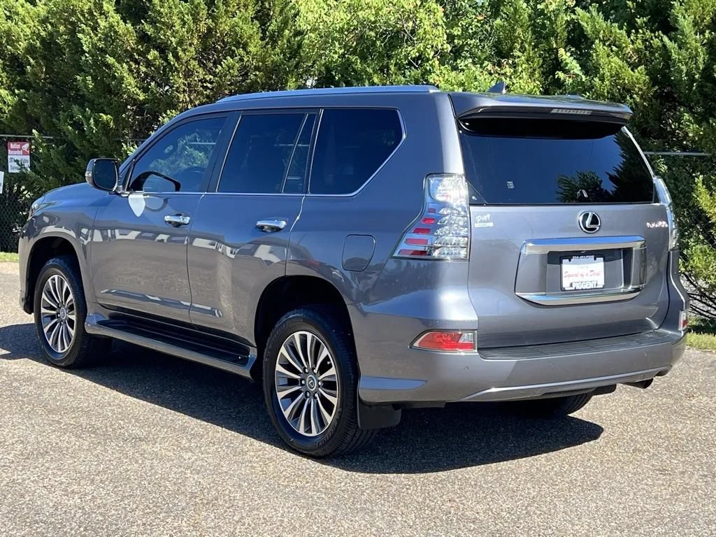 Used 2023 Lexus GX 460 Luxury w/ Accessory Package AWD/4WD image 8