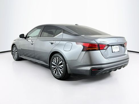 Used 2023 Nissan Altima 2.5 SV FWD image 5