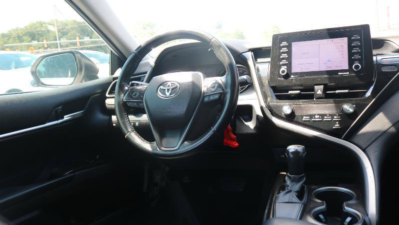 Used 2021 Toyota Camry SE FWD image 13